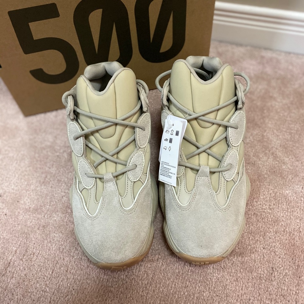 (SOLD)Authentic men’s Yeezy 500 - size 11